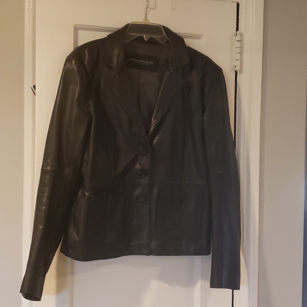Black, blazer-style, leather jacket, great cond.